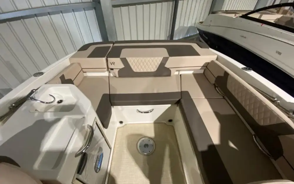 slider 13 Bayliner VR6 Cuddy