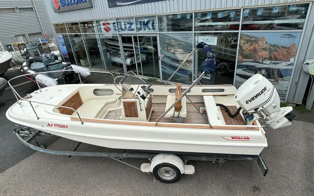 Boston WhalerBoston Whaler 19 Outrage