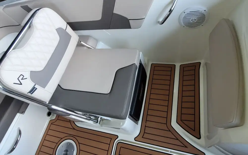 slider 20 Bayliner VR6 OB