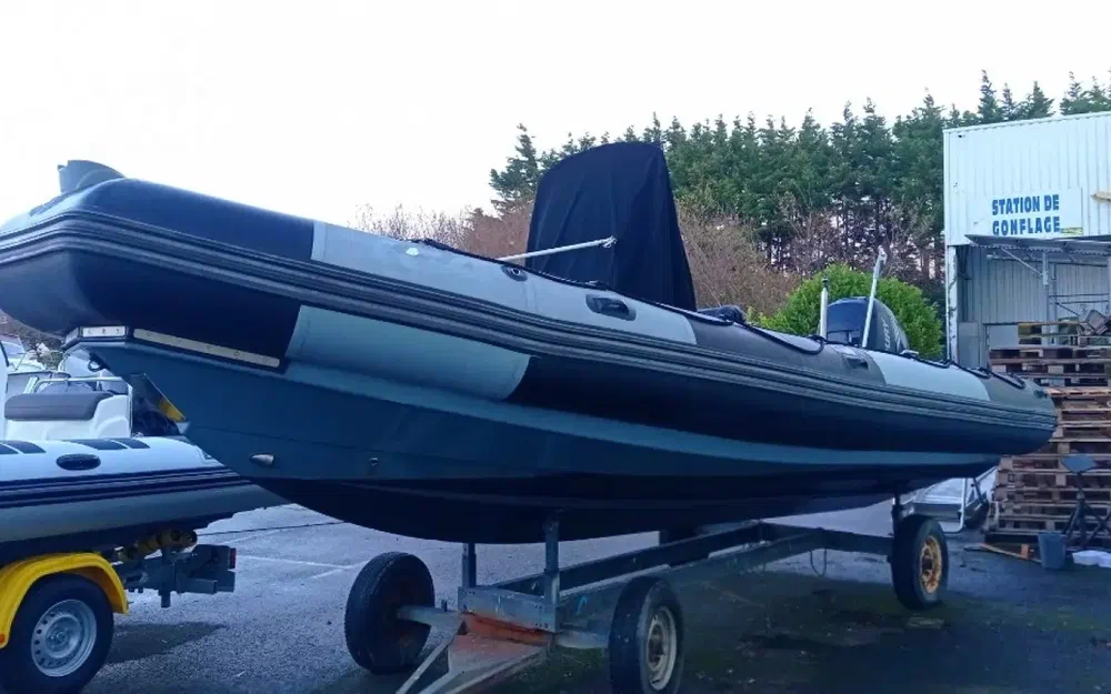 BombardExplorer 700 DB