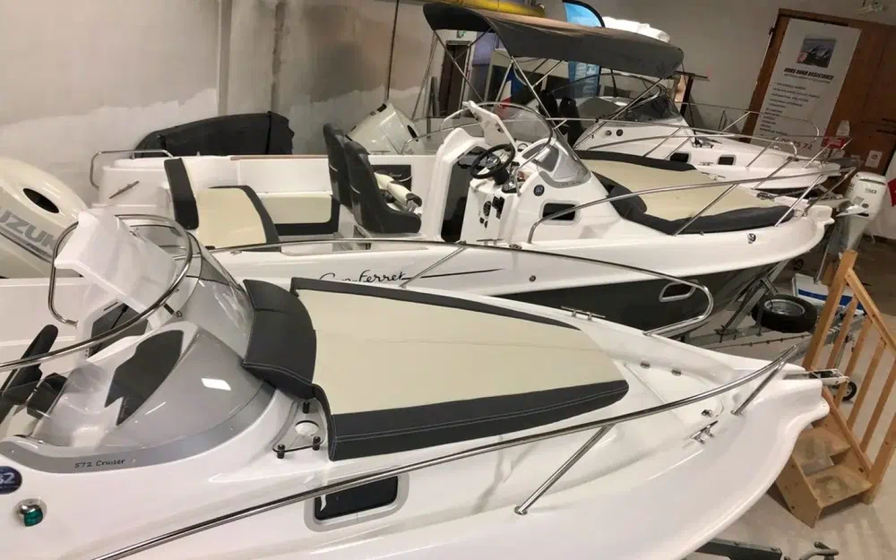 slider 3 B2 Marine Cap Ferret 572