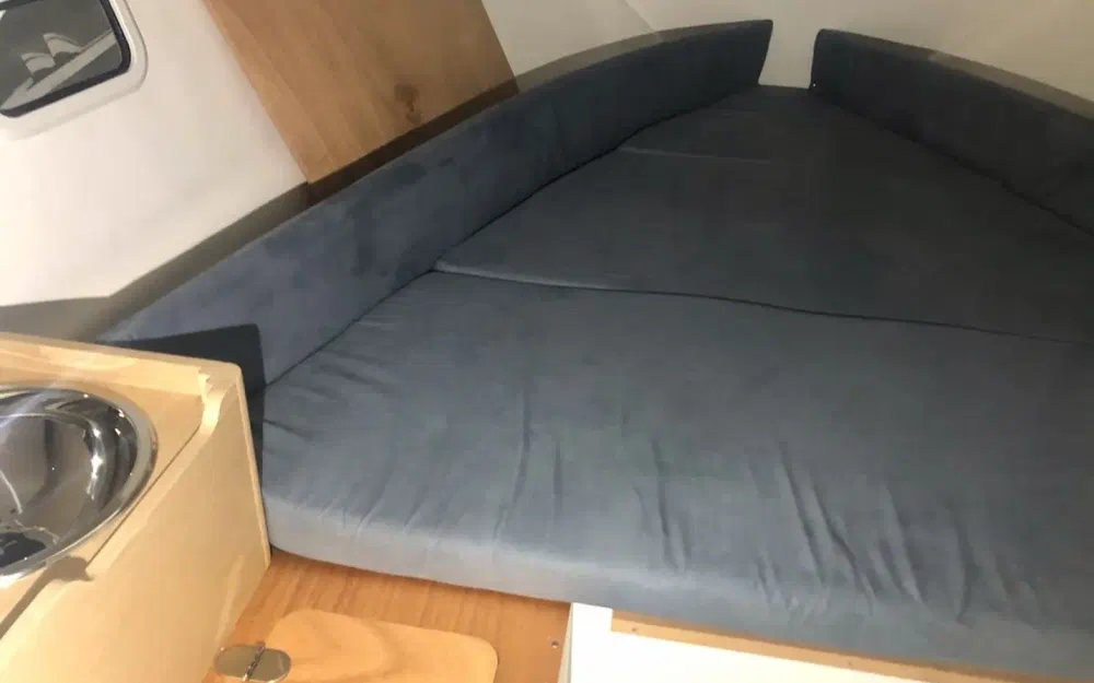 slider 1 B2 Marine Cap Ferret 702