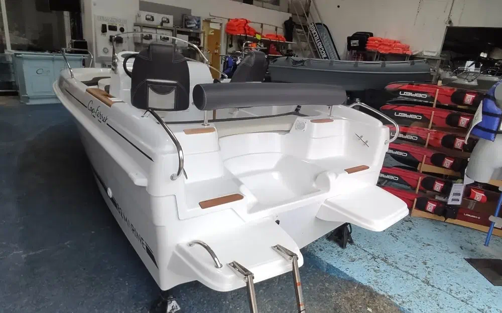 slider 14 B2 Marine Cap Ferret 522