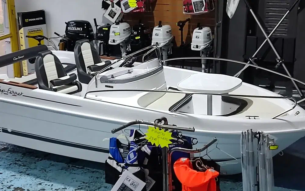 slider 6 B2 Marine Cap Ferret 522