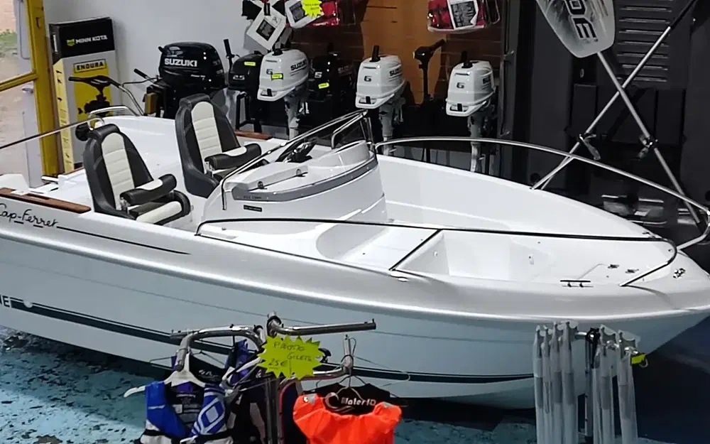 slider 8 B2 Marine Cap Ferret 522