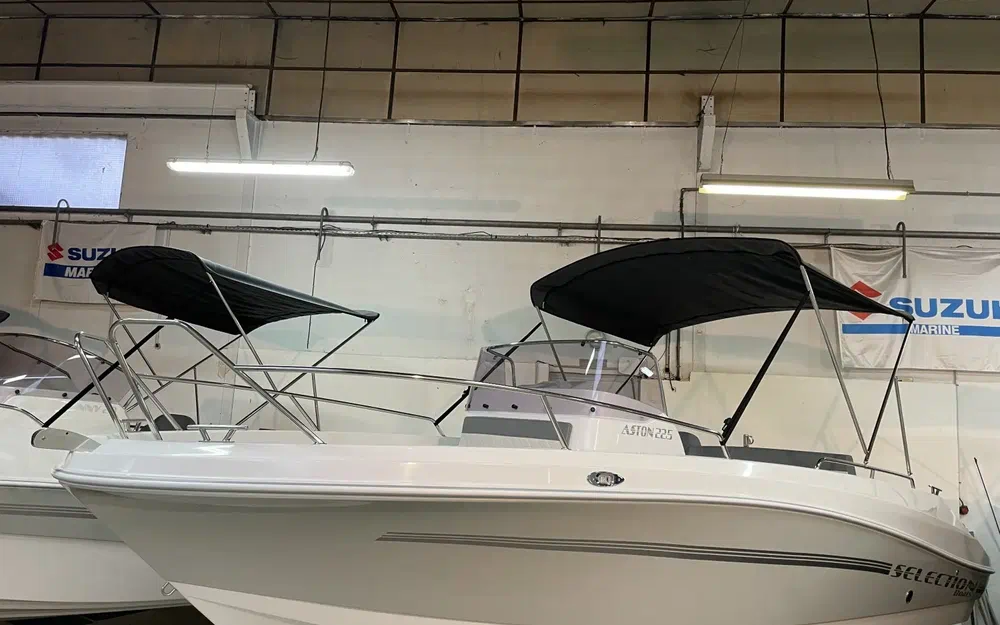 Selection BoatsAston 22.5