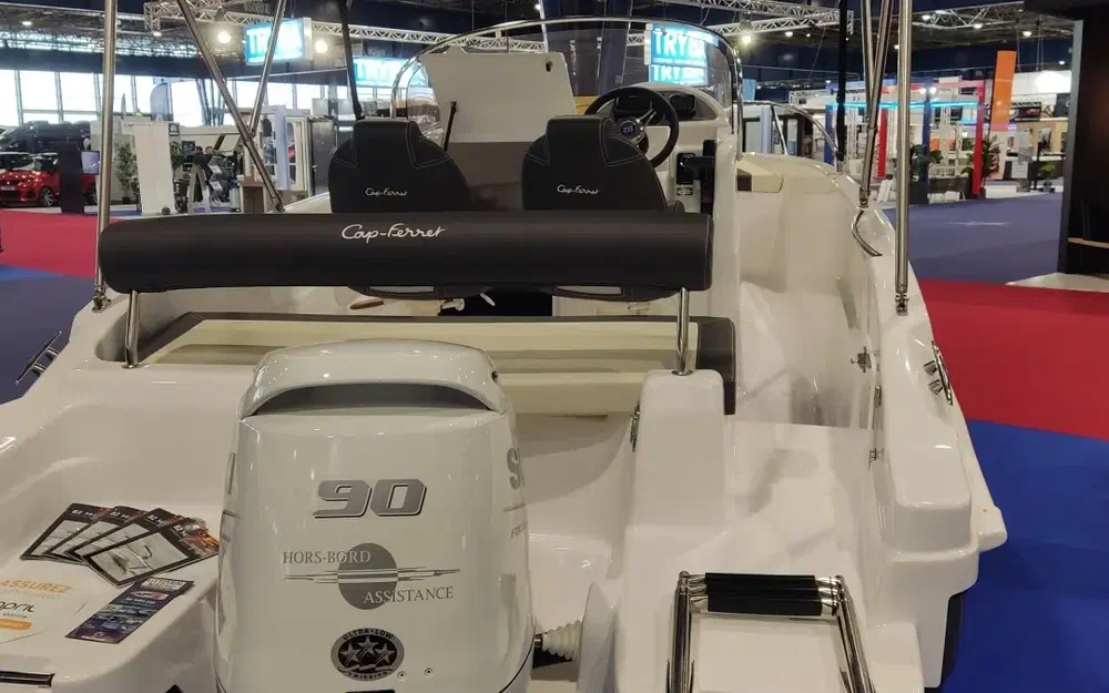 slider 4 B2 Marine 572