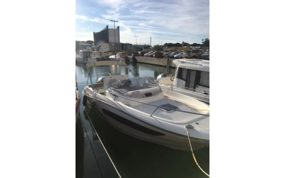 JeanneauCap Camarat 7.5 WA Serie 2