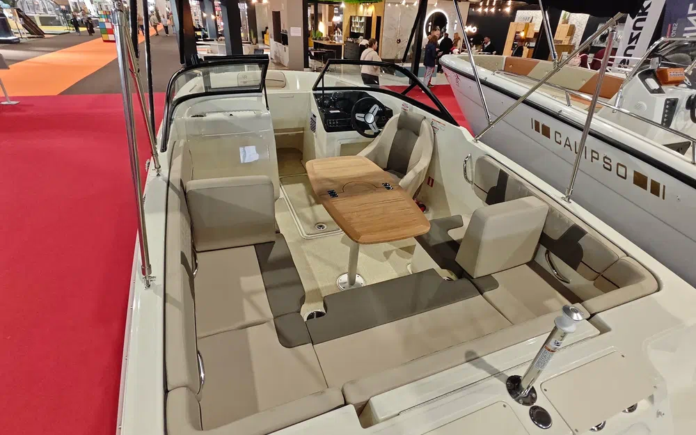 slider 2 Bayliner VR4 OB