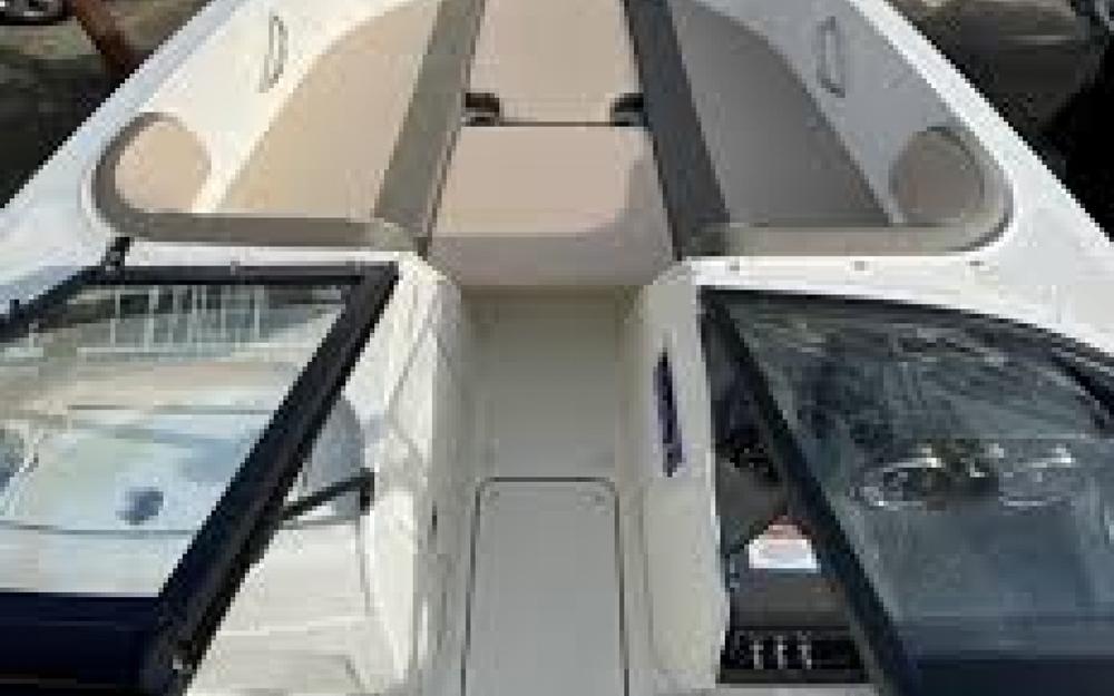 slider 2 Bayliner VR4 OB