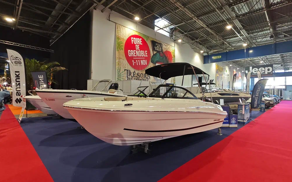 slider 0 Bayliner VR4 OB