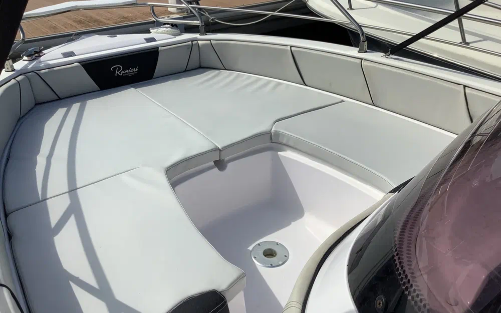 slider 2 Ranieri Voyager 21 S