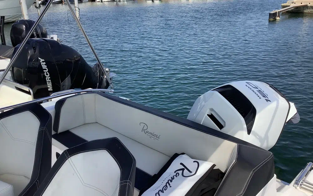 slider 3 Ranieri Voyager 21 S