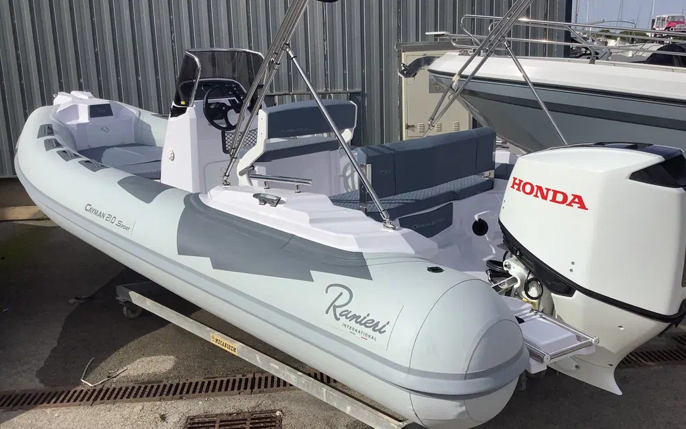 slider 0 Ranieri Cayman 21 Sport