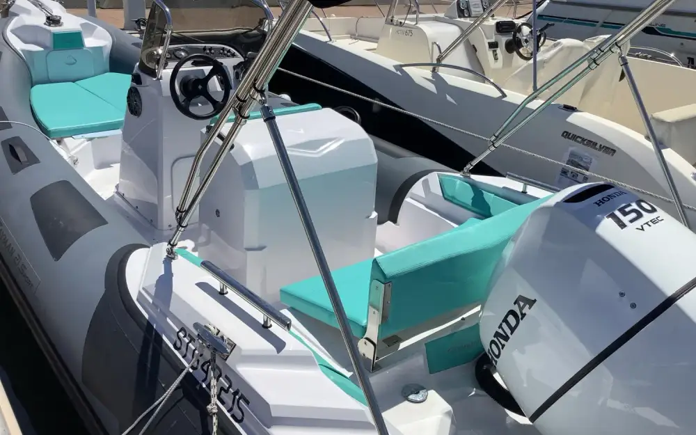 slider 1 Ranieri Cayman 21 Sport