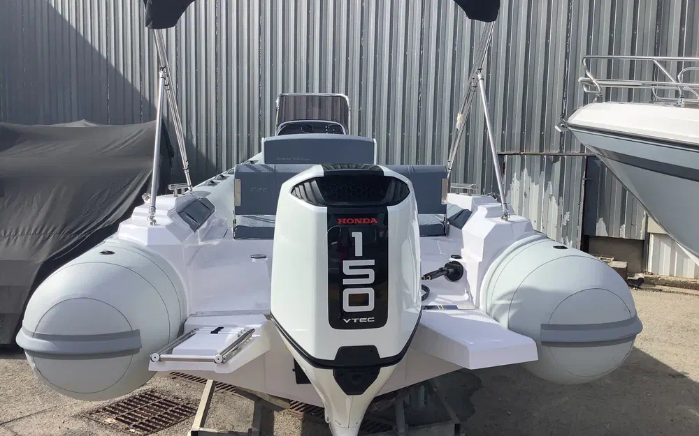 slider 1 Ranieri Cayman 21 Sport