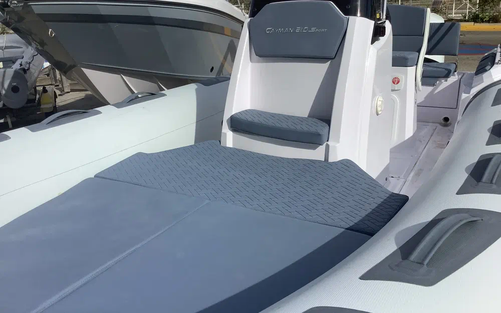 slider 2 Ranieri Cayman 21 Sport