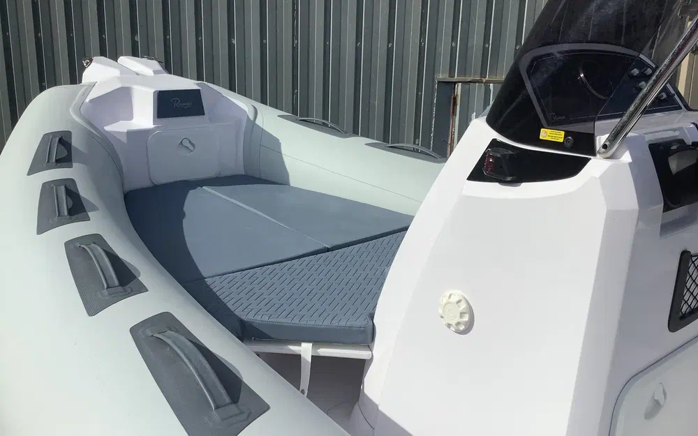 slider 3 Ranieri Cayman 21 Sport