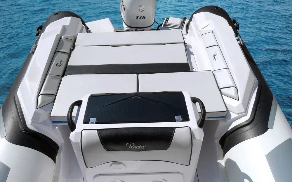 slider 4 Ranieri Cayman 21 Sport