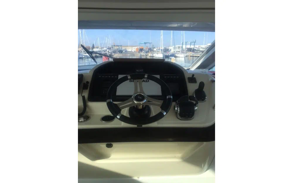 slider 10 Beneteau Gran Turismo 40