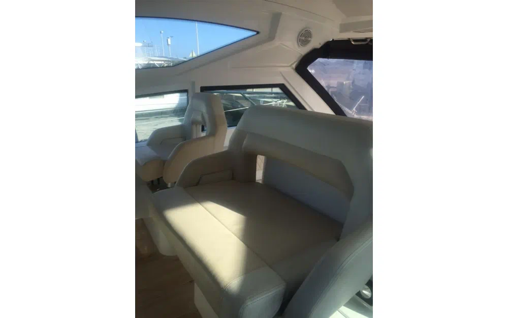 slider 11 Beneteau Gran Turismo 40