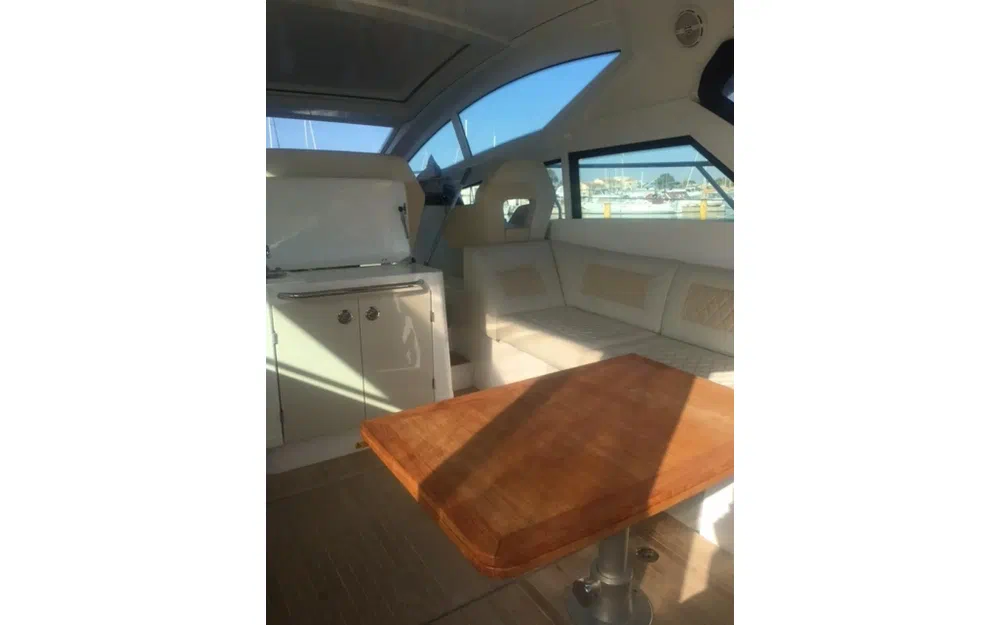 slider 12 Beneteau Gran Turismo 40