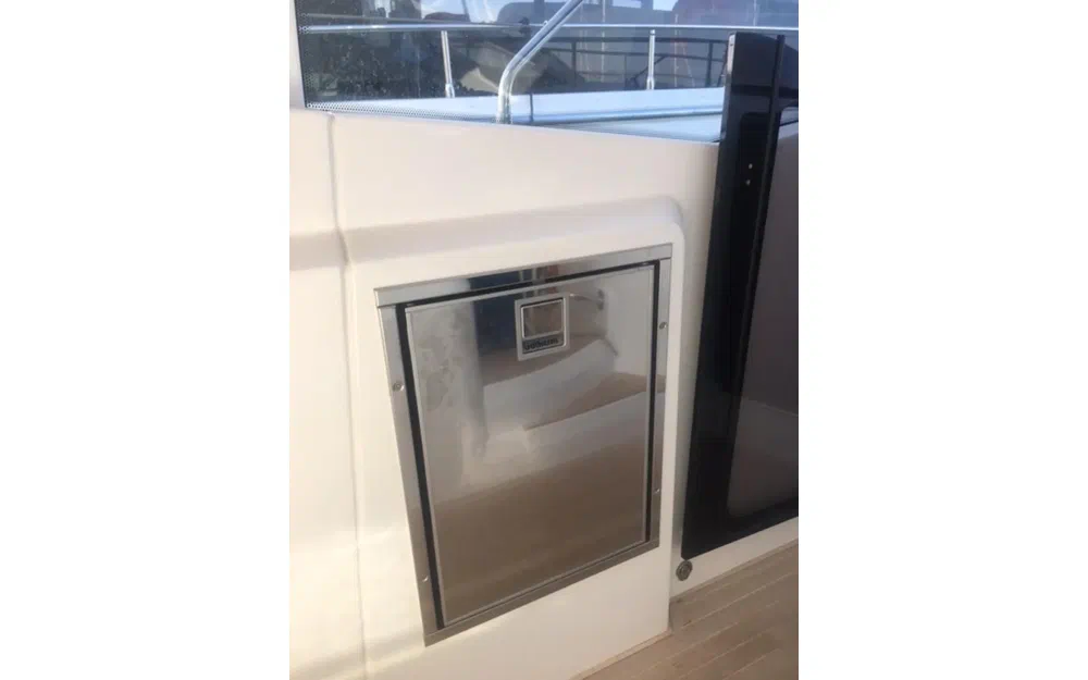 slider 14 Beneteau Gran Turismo 40