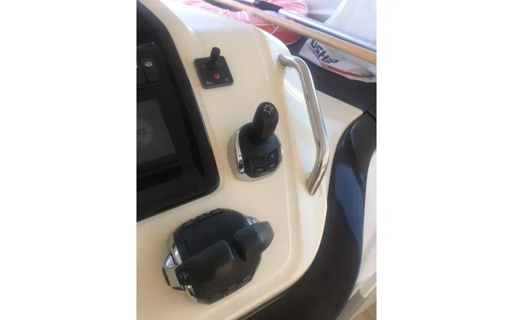 slider 21 Beneteau Gran Turismo 40