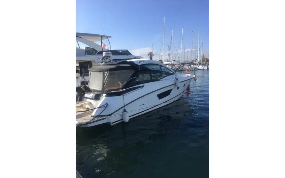 slider 25 Beneteau Gran Turismo 40