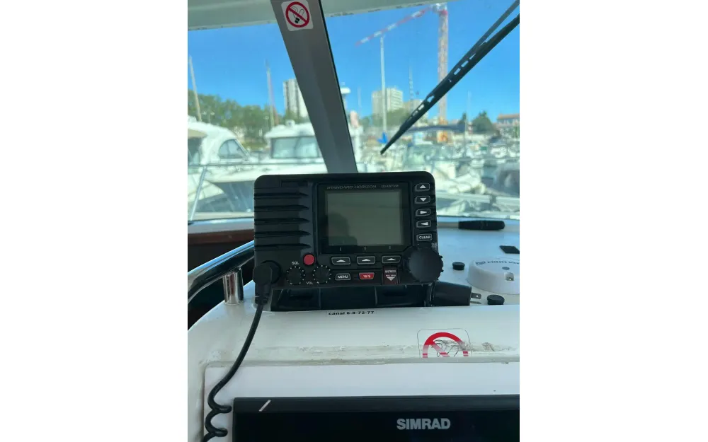 slider 8 Jeanneau Merry Fisher 695