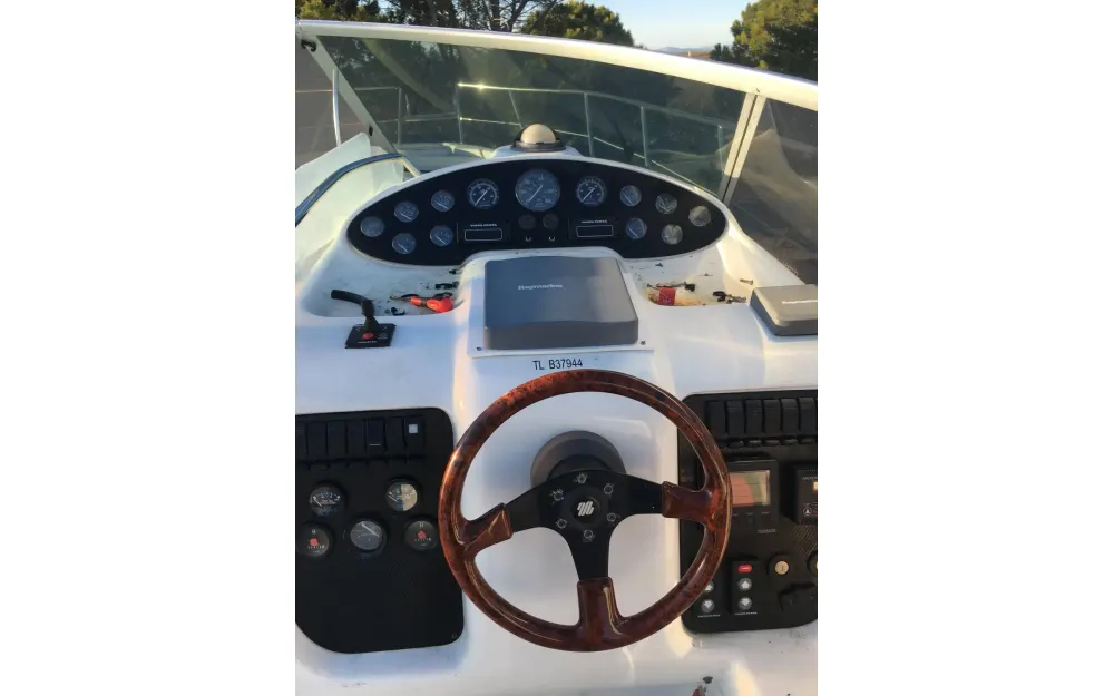slider 2 Sessa Marine Oyster 34 - null