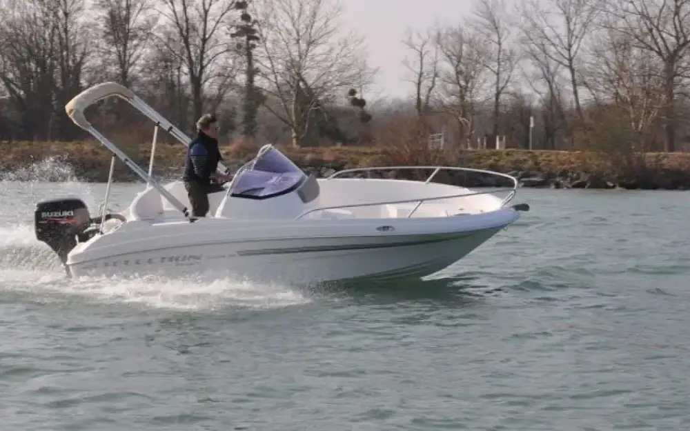 slider 3 Selection Boats Aston 18