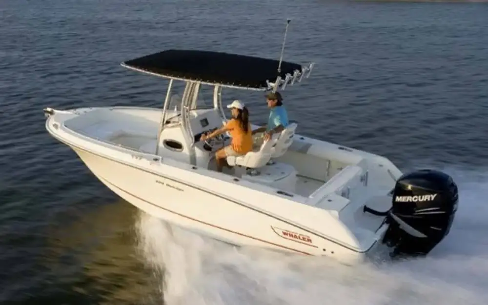 Boston WhalerBoston Whaler 22 Outrage