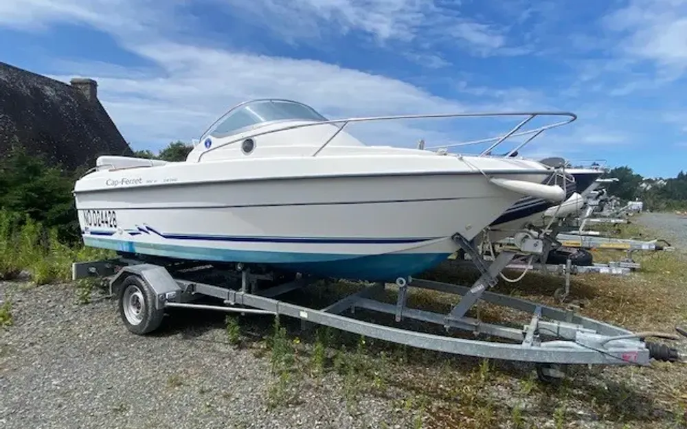 B2 MarineCap Ferret 502 Cc