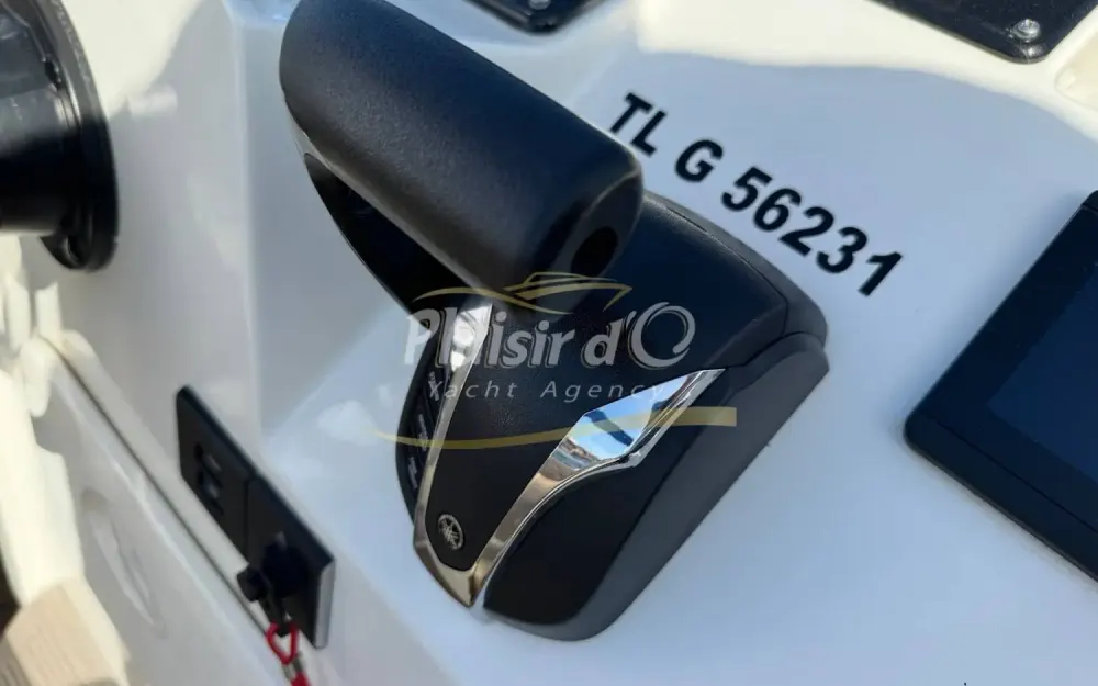 slider 8 Capelli Tempest 775