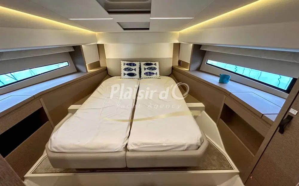 slider 23 Prestige Yachts 460 Fly