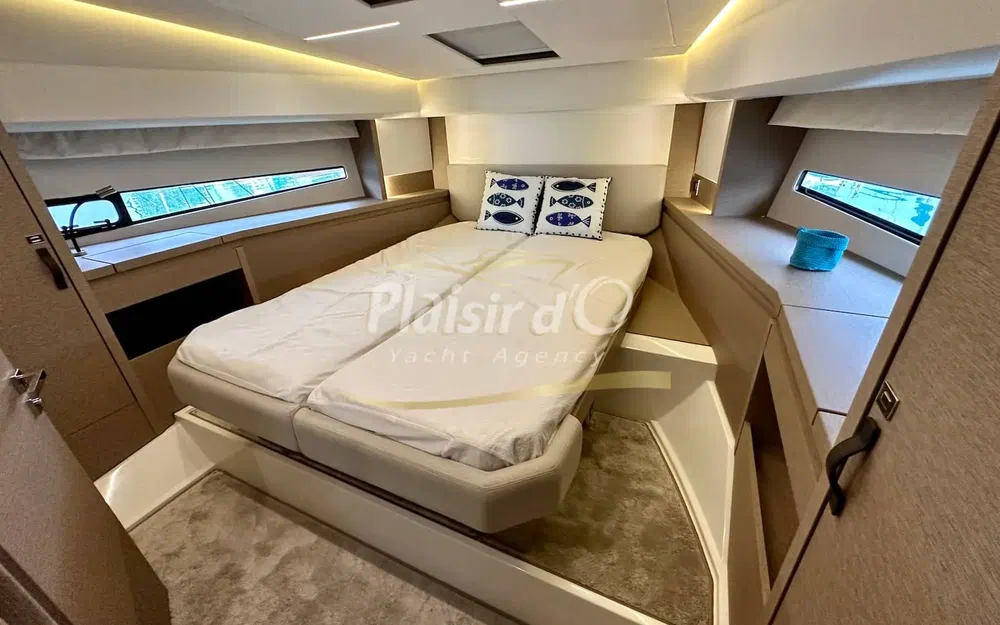 slider 24 Prestige Yachts 460 Fly