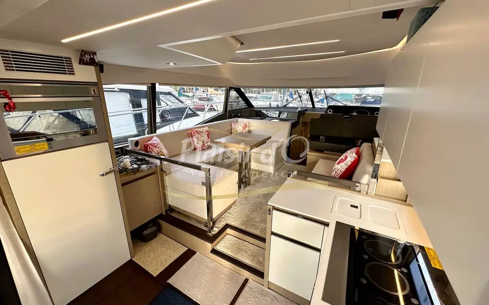 slider 2 Prestige Yachts 460 Fly