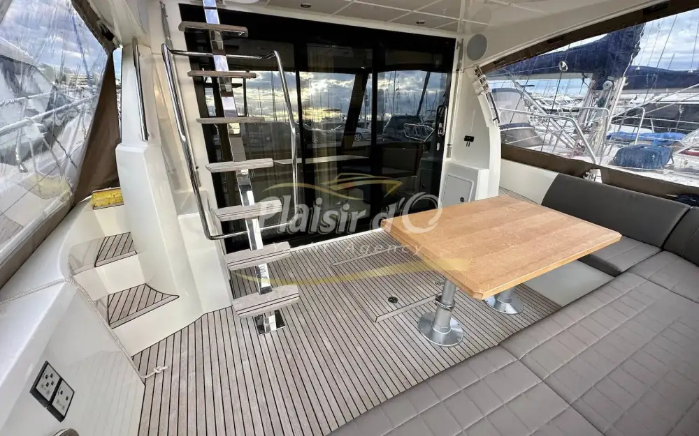 slider 34 Jeanneau Prestige 460 Fly