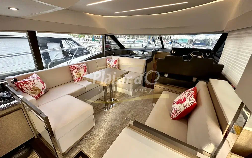 slider 3 Prestige Yachts 460 Fly