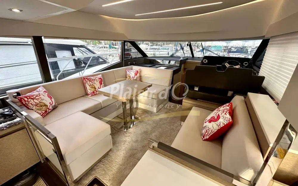 slider 16 Prestige Yachts 460 Fly