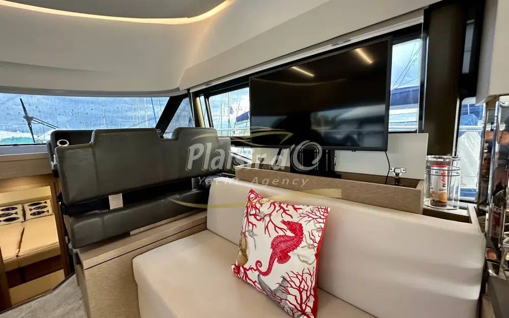 slider 17 Prestige Yachts 460 Fly