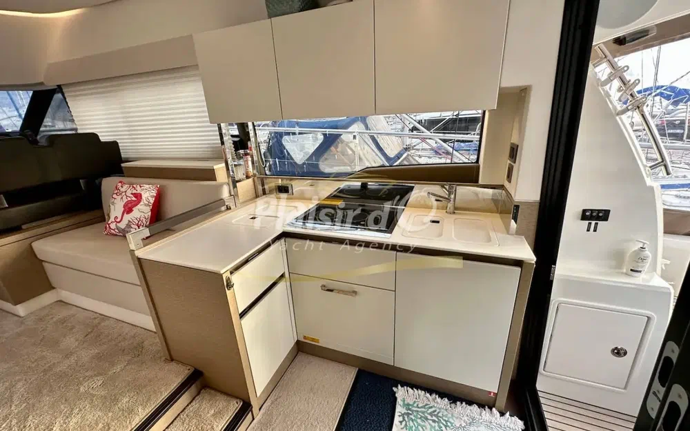 slider 19 Prestige Yachts 460 Fly