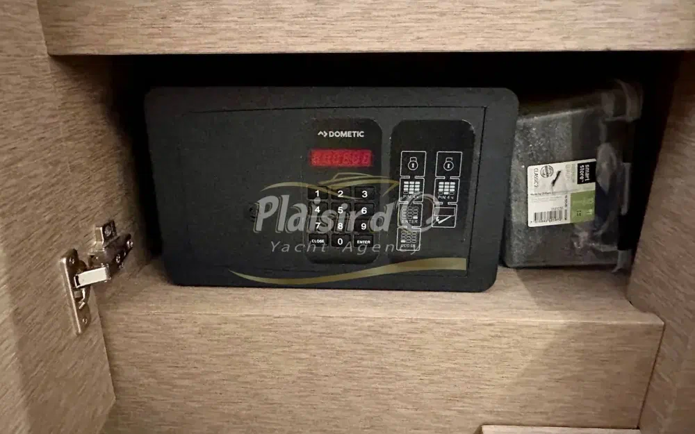 slider 27 Prestige Yachts 460 Fly