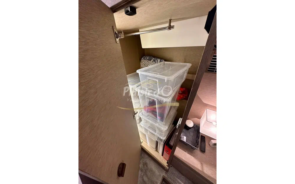 slider 29 Prestige Yachts 460 Fly