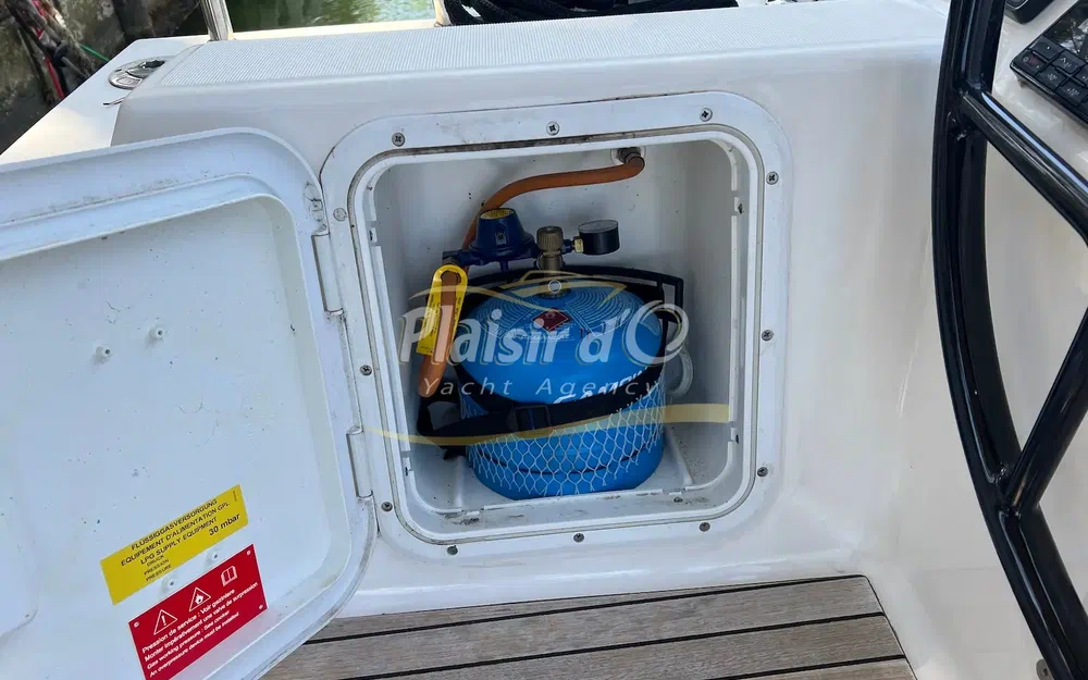 slider 12 Dufour 310