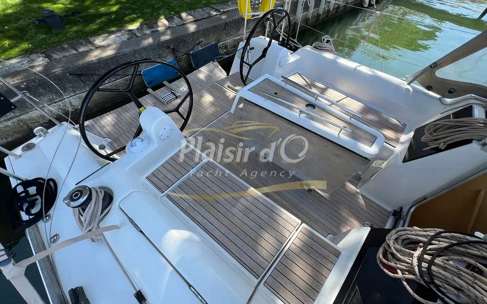 slider 37 Dufour 310