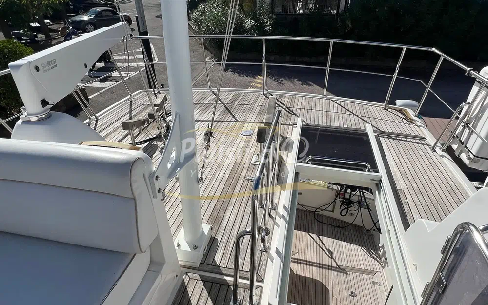 slider 17 Grand Banks 47 Europa