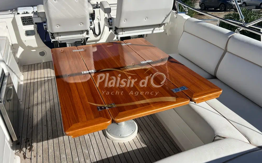 slider 21 Grand Banks 47 Europa