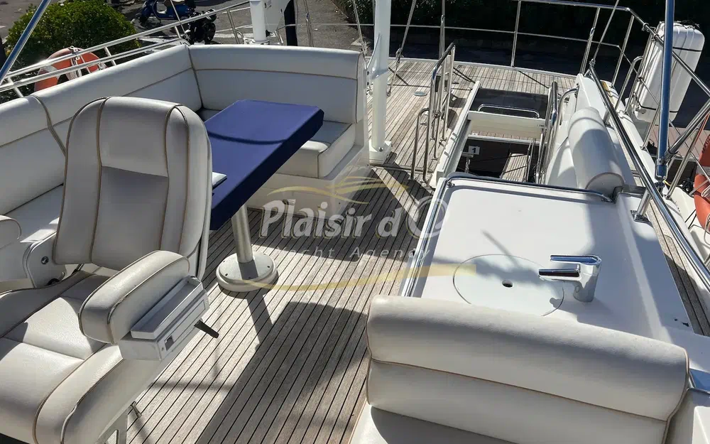 slider 26 Grand Banks 47 Europa
